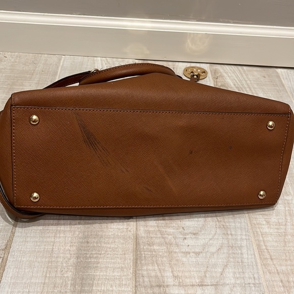 Beautiful tan Michael Kors bag - Picture 8 of 15